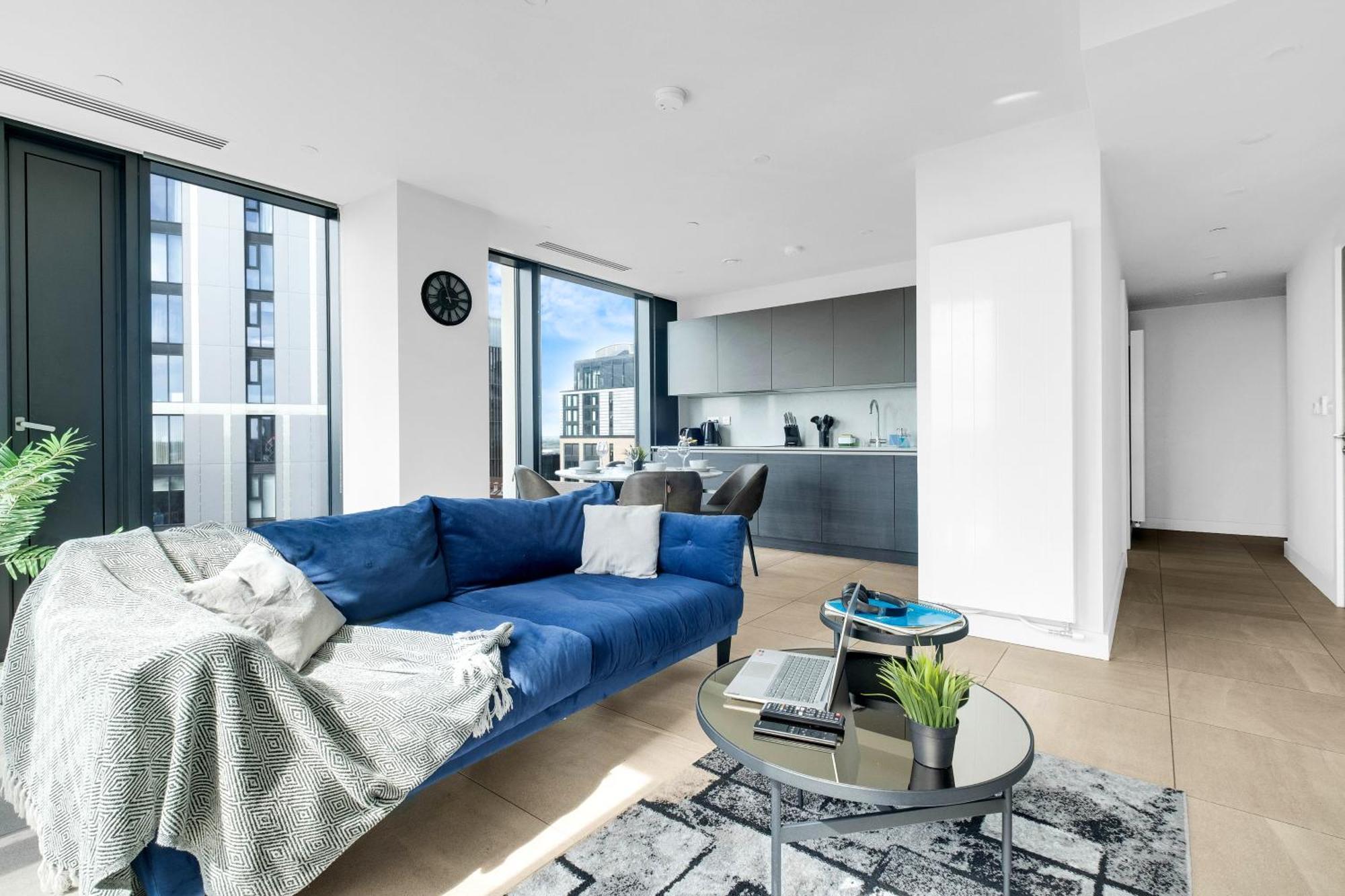 Mercian Luxury Serviced Apartments- Birmingham City Centre - Your Perfect Stay - Gym Rooftop Terrace Cinema Room Exterior photo