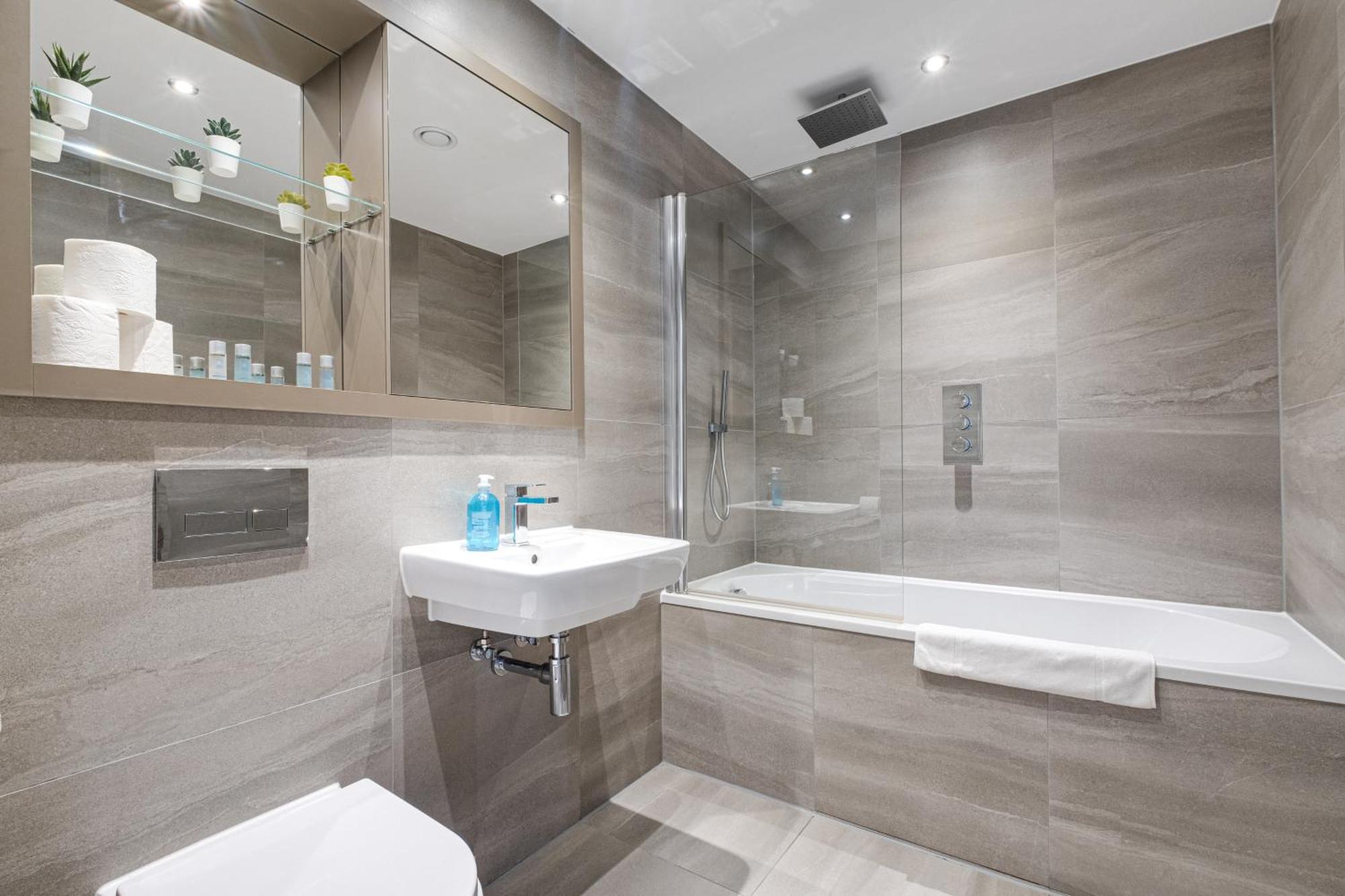 Mercian Luxury Serviced Apartments- Birmingham City Centre - Your Perfect Stay - Gym Rooftop Terrace Cinema Room Exterior photo