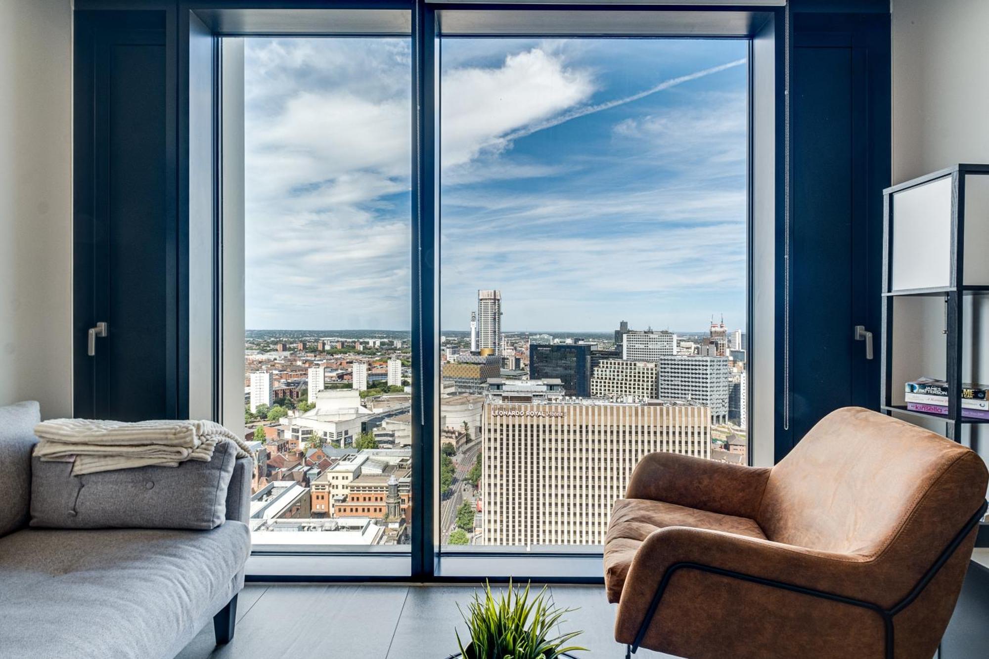 Mercian Luxury Serviced Apartments- Birmingham City Centre - Your Perfect Stay - Gym Rooftop Terrace Cinema Room Exterior photo
