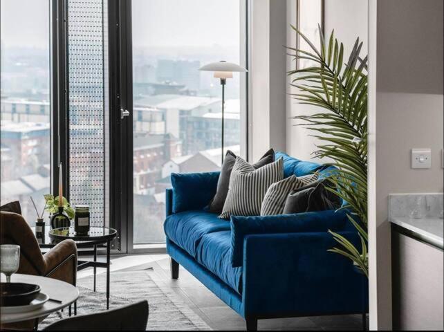 Mercian Luxury Serviced Apartments- Birmingham City Centre - Your Perfect Stay - Gym Rooftop Terrace Cinema Room Exterior photo